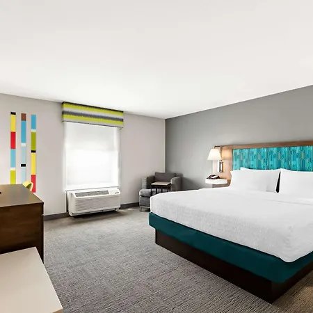 Hampton Inn & Suites Canton-2