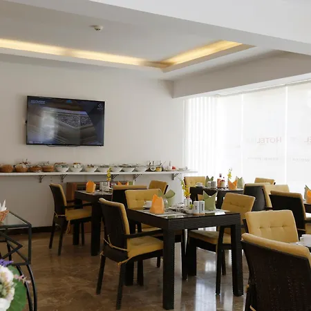 Hotelier Suites By Cantonal-2