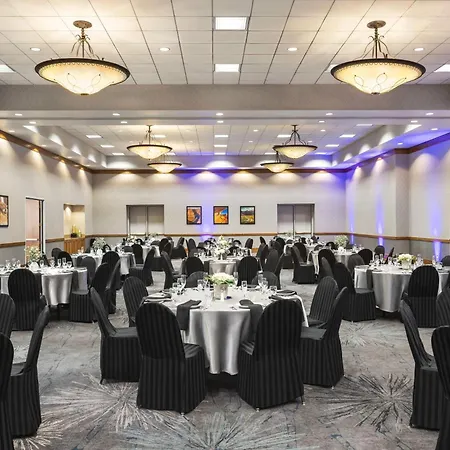 Hampton Inn Tropicana-2