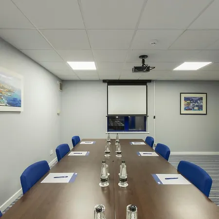 Holiday Inn Express Poole By Ihg-3