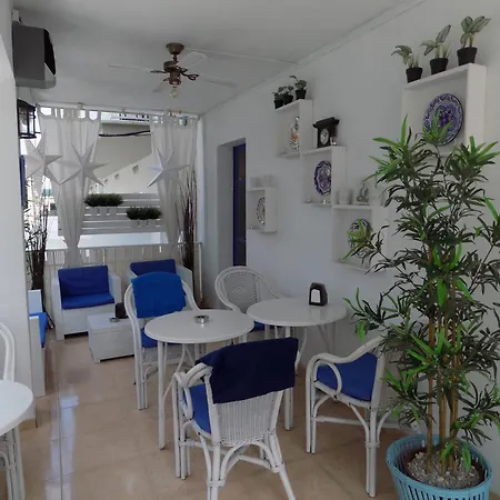 Hostal Villa Maruja-3