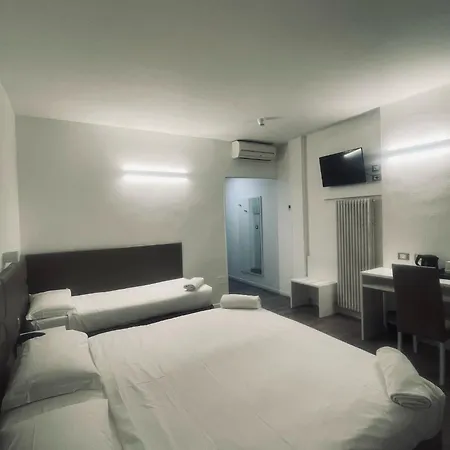 Hotel Holiday-2