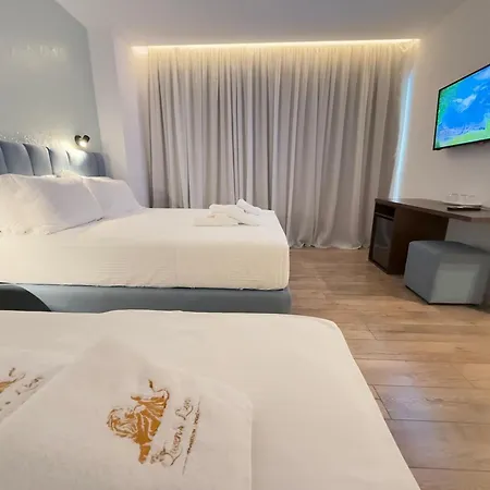 The Queen'S Lion Premium Hotel-3