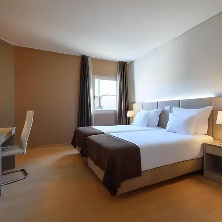 Tryp By Wyndham Porto Centro Hotel-3