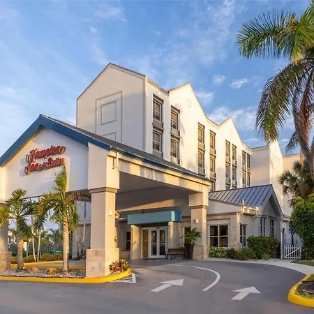 Hampton Inn & Suites Fort Lauderdale Airport-3