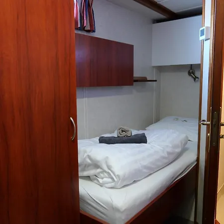 Botel Clair D'Etoile-3