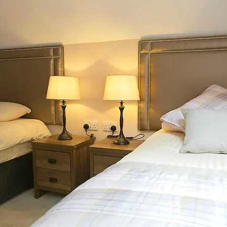 Lochiel Villa Guest House-3