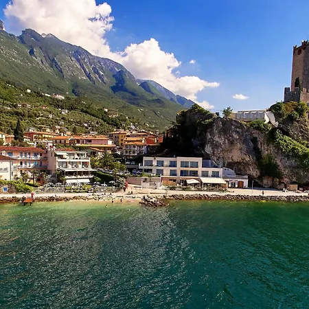 Hotel Castello Lake Front-3