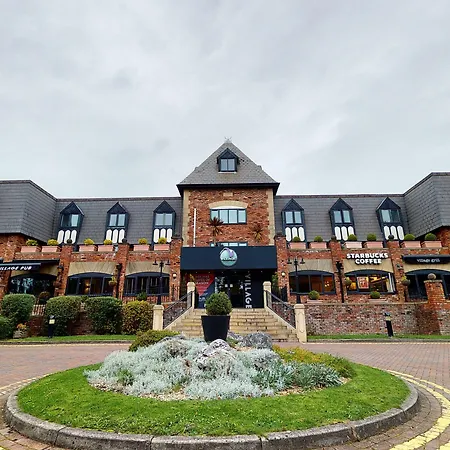 Village Hotel Manchester Cheadle-3