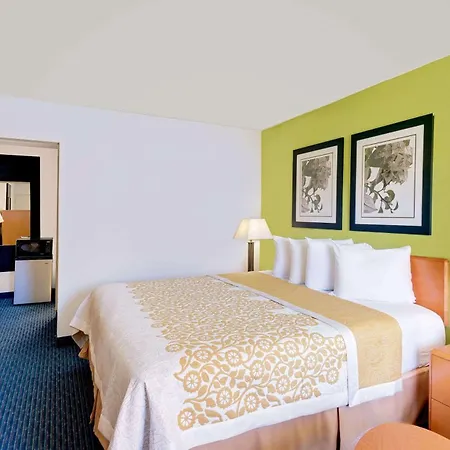 Days Inn By Wyndham Easton-3