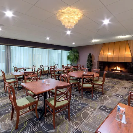 Days Inn By Wyndham Plattsburgh-3