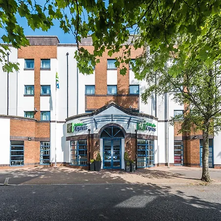 Holiday Inn Express Belfast City By Ihg-3
