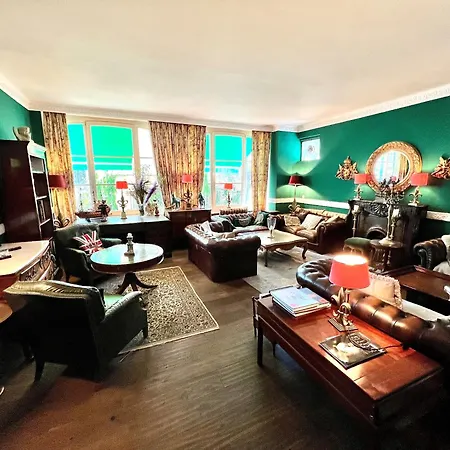 Boutique Hotel Ashley'S Garden-3