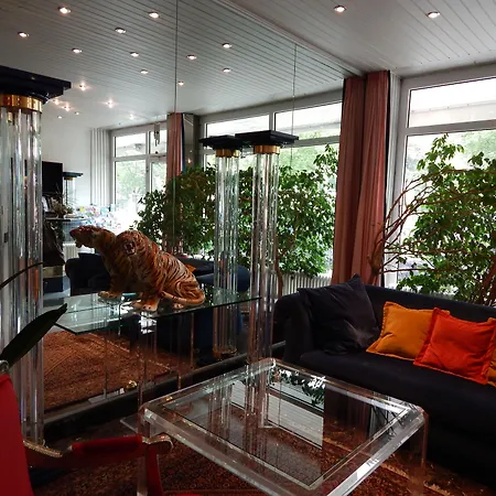 Hotel Montree-2