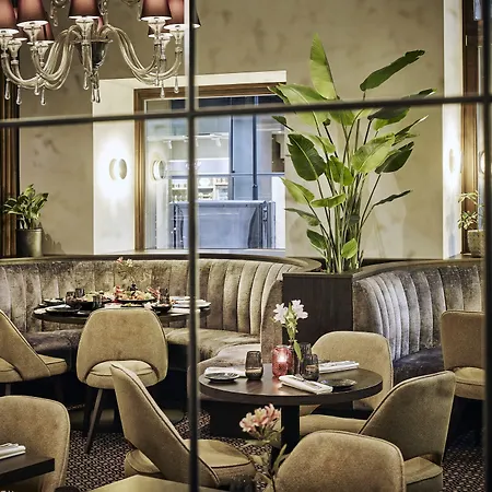 Steigenberger Hotel Herrenhof-3