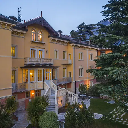 Villa Italia Luxury Suites And Apartments-2