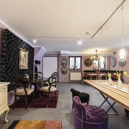 Villa Fantasia Budget Boutique Hotel-3