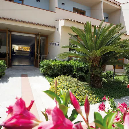 Tropis Hotel-2