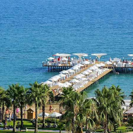 Bellis Deluxe Hotel & Heated For Winter Aqua Park-2