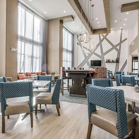 Hampton Inn & Suites Dallas-Central Expy/North Park Area-3