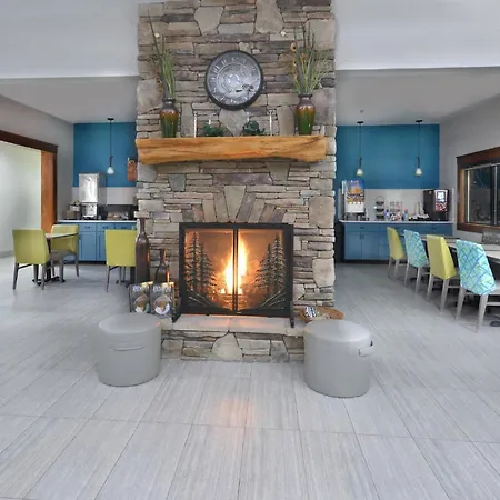 Brookstone Lodge Near Biltmore Village, An Ascend Collection Hotel-3