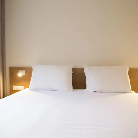 Hotel Spot Family Suites-3
