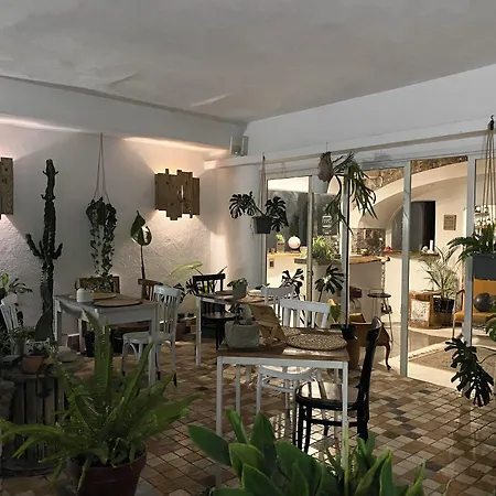 Black Market Hotel-3