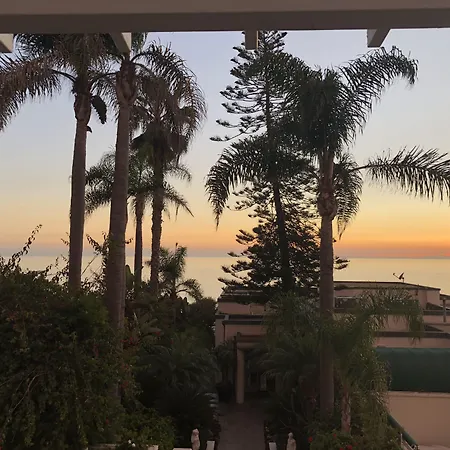 Seaside Laguna Inn & Suites-3