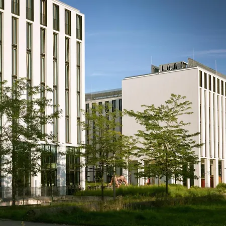 Leonardo Royal Hotel Munich-3