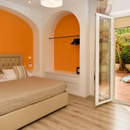 Sorrento Comfort Rooms con piscina-3