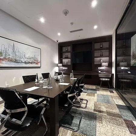 Hampton By Hilton Dubai Al Barsha-3
