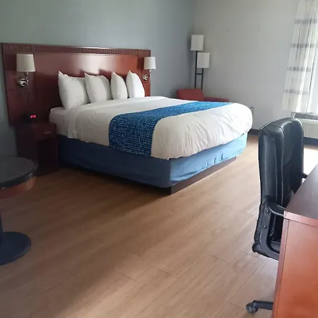Travelodge By Wyndham Petersburg-2