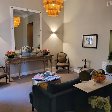 Domus 21 Luxury Suites-3