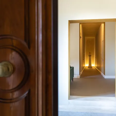 Domus 21 Luxury Suites-2