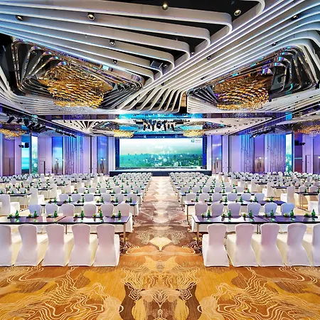 Regala Skycity Hotel By Regal Hotels-3