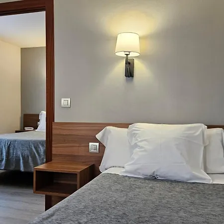 Hotel Les 7 Claus-2
