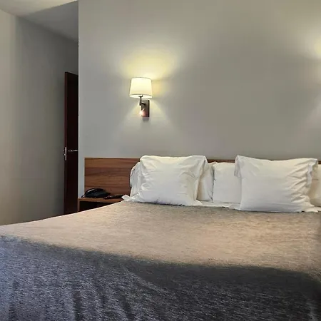 Hotel Les 7 Claus-3
