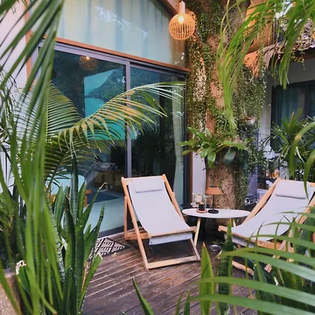 Salad Beach Guest House-3
