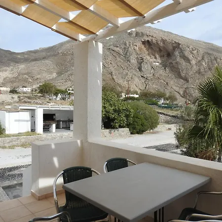 Birds Villa Apartments With Heated Pool - Including Car And Breakfast-3