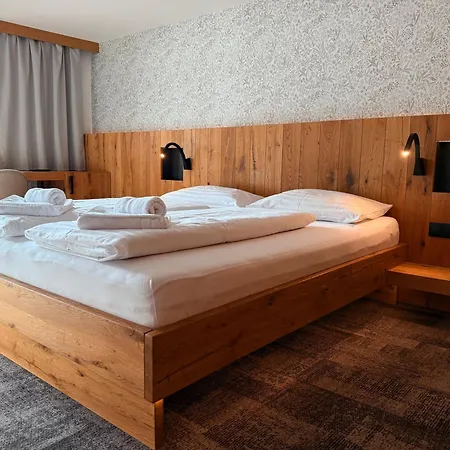 Tieflehner Hof Pitztalhaus Hotel-2