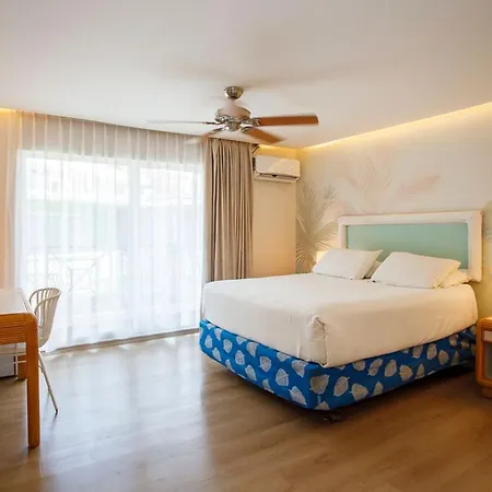 Hotel Cocoplum Beach-3