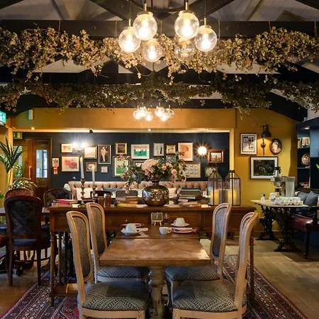 Rose And Crown Hotel-2