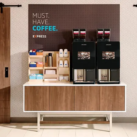 Holiday Inn Express Hotel & Suites Woodbridge By Ihg-3