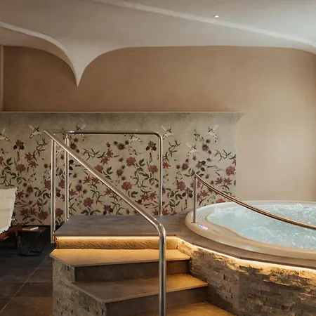 Laguscei Dolomites Mountain Hotel-3