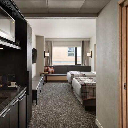 Peaks Hotel And Suites-2