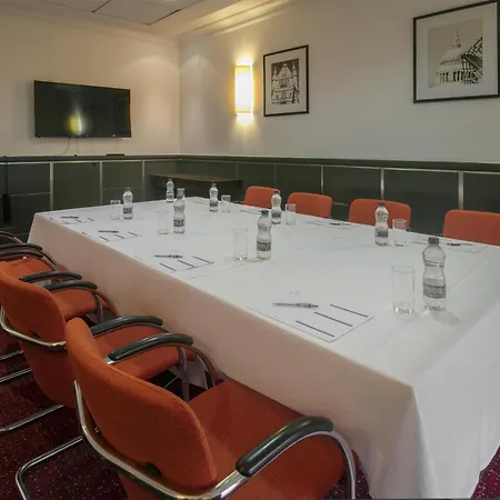 The Crown London Hotel, Cricklewood North West London, Worldhotels Distinctive-3