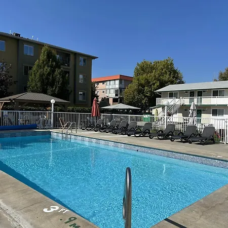 Empire Motel-2