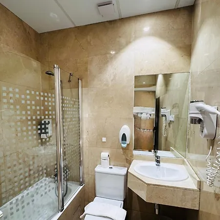 Hostal Sol Square Madrid-2