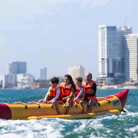 Garner Hotel Mazatlan Beach By Ihg-3