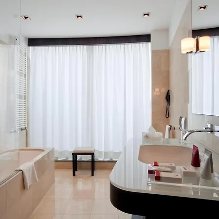 Crowne Plaza Milan City By Ihg-3